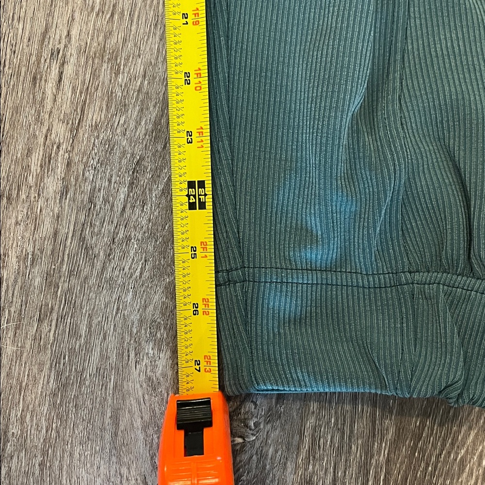 lululemon athletica Brushed Softstreme Ribbed high rise jogger- Jasper, size 6 - Picture 10 of 10